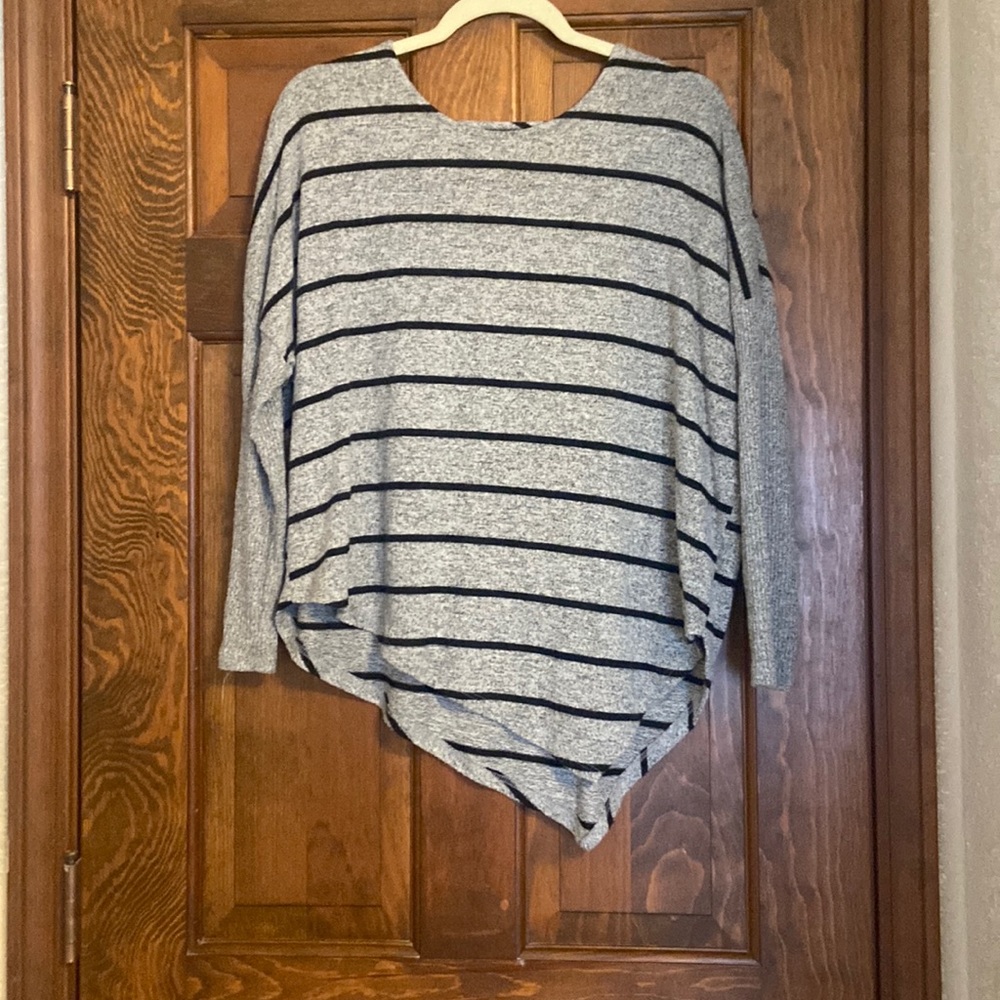 Lang sleeve striped top